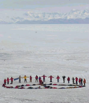 protest-antartica.jpg